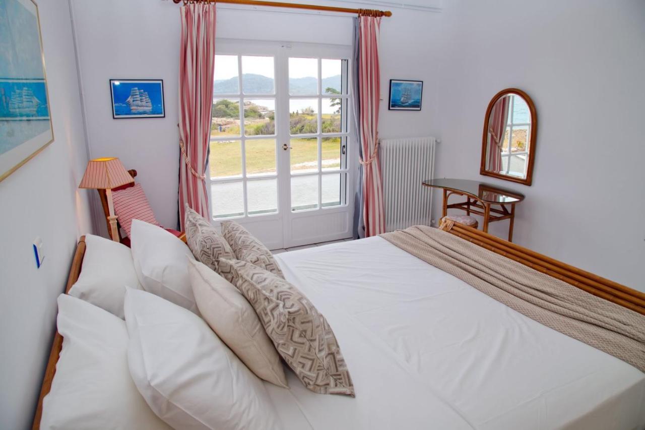 Aroura Homes 4Br Beachfront Villa Spétses Exteriér fotografie