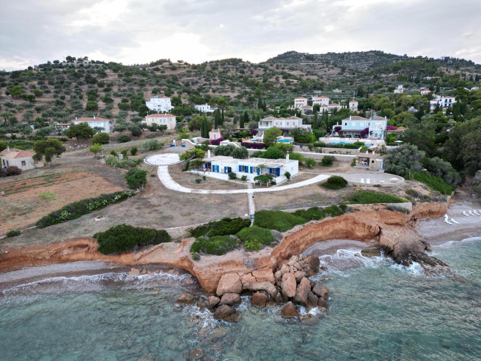 Aroura Homes 4Br Beachfront Villa Spétses Pokoj fotografie